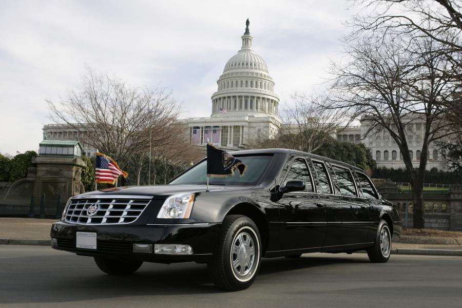  Cadillac DTS Presidential State Car 2005 года  (фото 5 из 12)